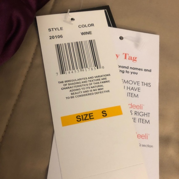 Gorgeous form fitting evening dress - Picture 2 of 6